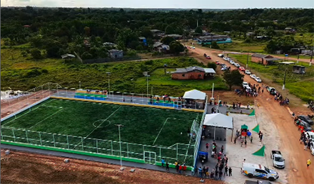 Pracuúba inaugura quadra society na Comunidade do Flexal