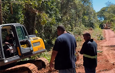 Prefeito Elielson e vereadora Carol acompanham manutenção no KM 117 
