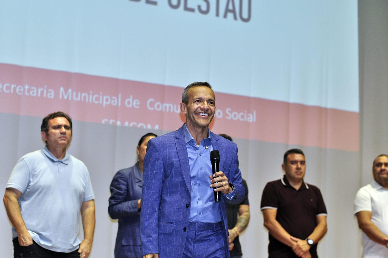 Prefeitura de Macapá antecipa primeira parcela do décimo terceiro dos servidores e paga auxílio jaleco da saúde