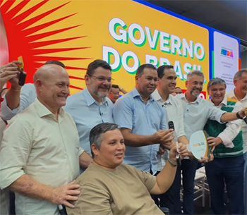 Santana recebe novo veículo para reforçar atendimento da Assistência Social