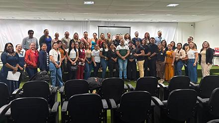 Conselheiros tutelares e profissionais de saúde participam de capacitação sobre proteção infantil