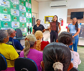 CRAS de Laranjal do Jari promove palestra sobre participação dos pais na vida escolar dos filhos