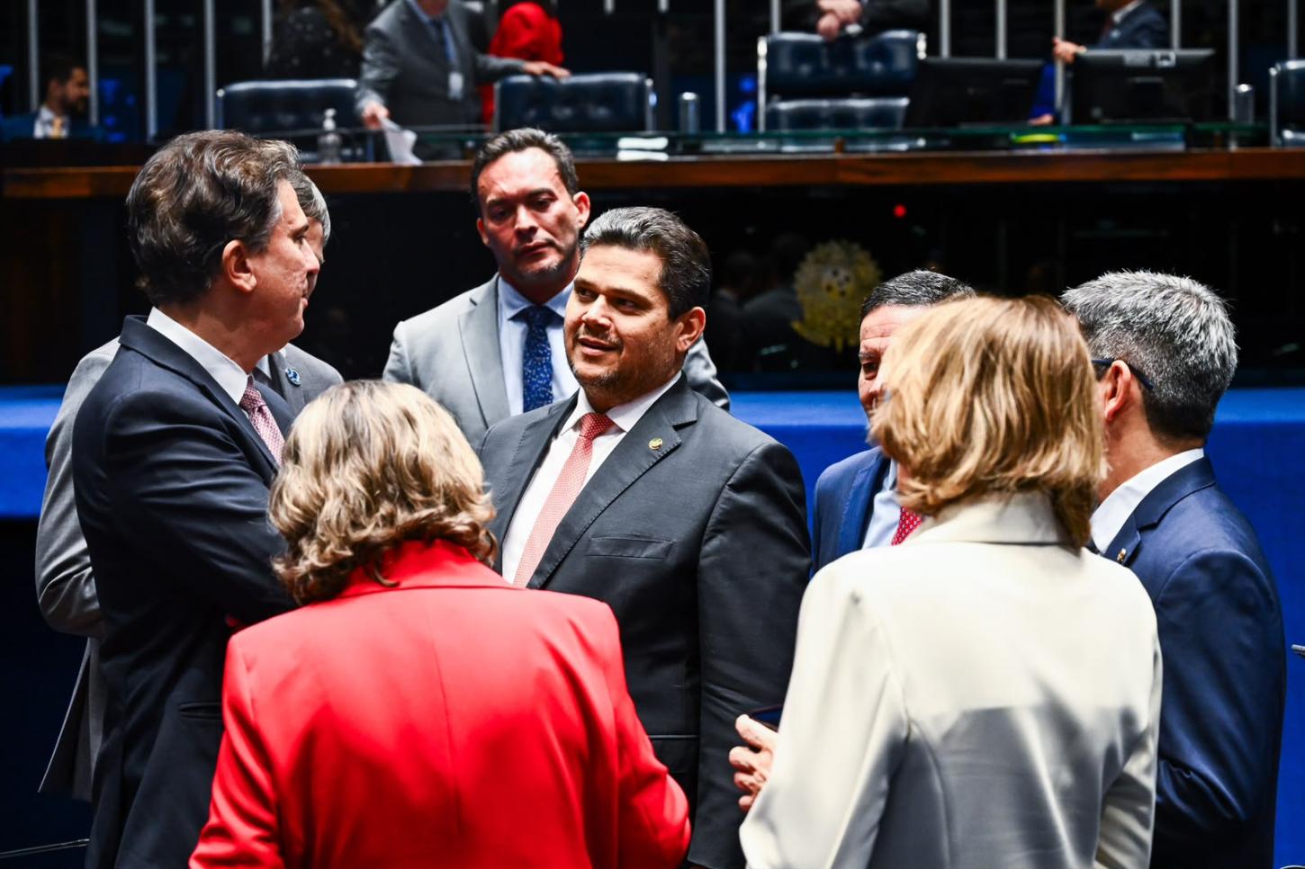 Davi Alcolumbre celebra aprovação da Universidade Federal da Fronteira Norte pelo Senado