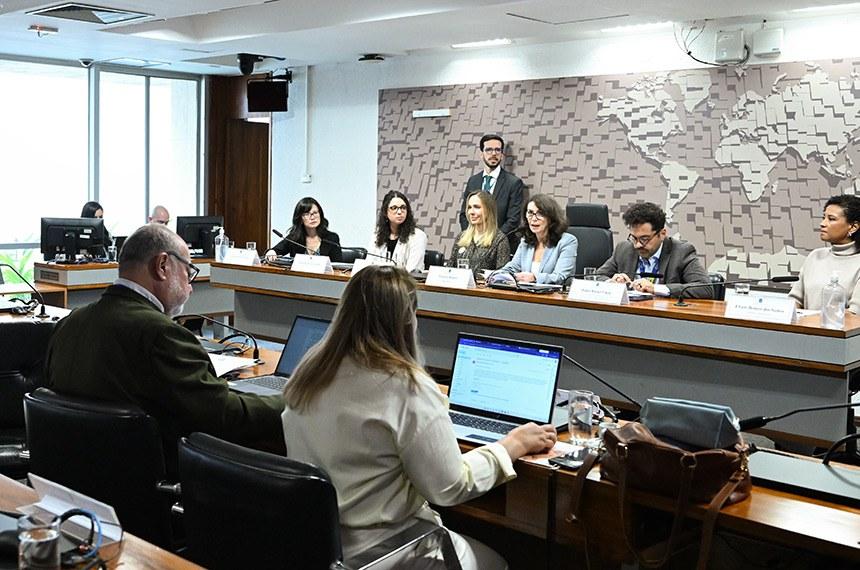 Debatedores defendem ações para conter violência contra jornalistas nas eleições
