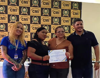 Parceria fortalece qualificação profissional e entrega certificados a participantes de capacitações em Itaubal