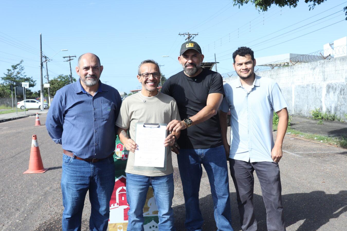 Prefeito Pedro DaLua assina Ordem de Serviço para obras na Avenida Hildemar Maia