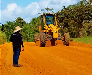Prefeitura de Oiapoque intensifica serviços de terraplanagem em diferentes áreas do município