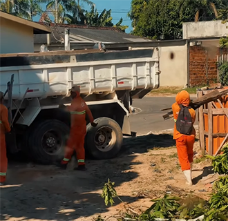 Prefeitura intensifica retirada de entulhos e reforça ações de limpeza urbana em Laranjal do Jari