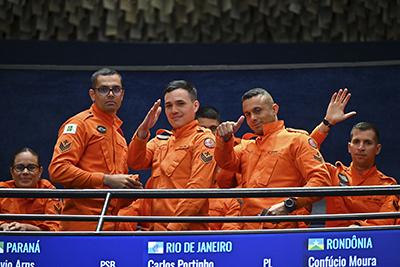 Senado aprova emendas da saúde para resgates dos bombeiros