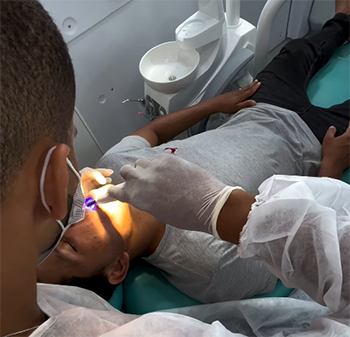 Unidade Odontológica Móvel amplia atendimento em comunidade do município de Amapá