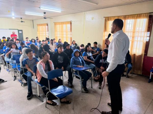 Combate ao Feminicídio: MP-AP participa de ação educativa junto à rede de proteção