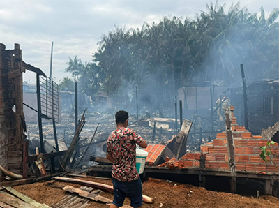 Governo e Prefeitura de Santana atuam no combate a incêndio na Baixada do Ambrósio