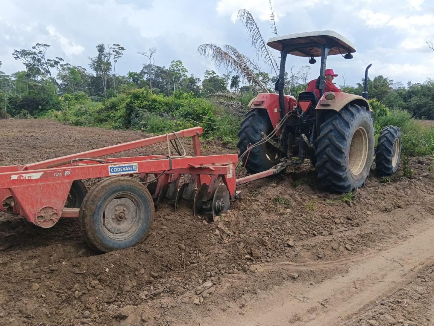 Prefeitura de Porto Grande amplia apoio à agricultura familiar na região do Matapi
