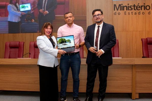 MP entrega notebooks com recursos avançados de mobilidade e inteligência artificial