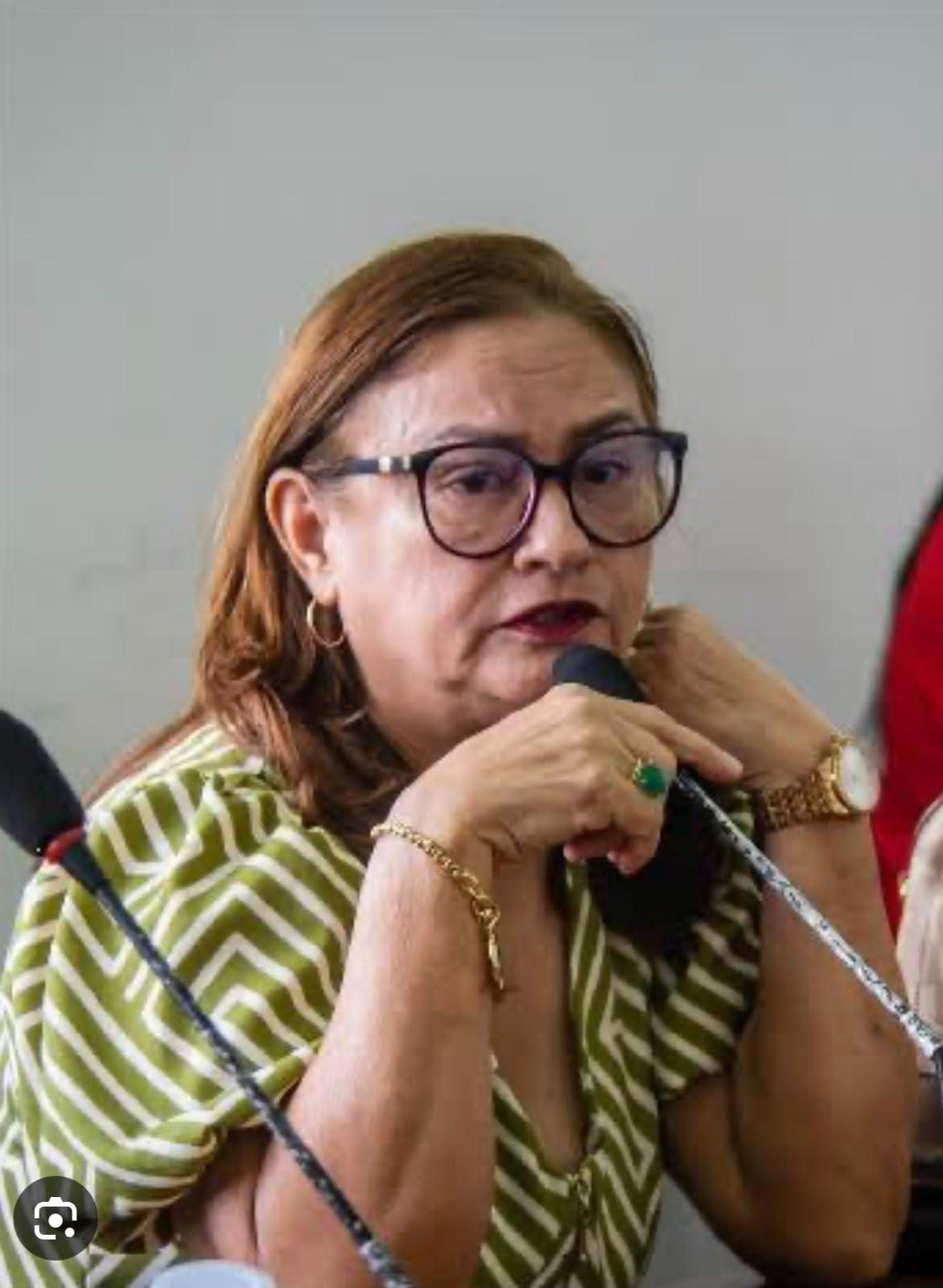 O Gabarito de R$ 30 mil: enquanto o povo chora o concurso cancelado, secretária suspeita desfila livre na Prefeitura 
