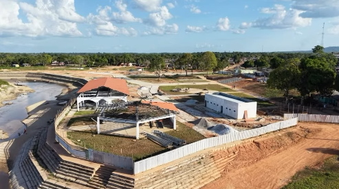 Orla de Tartarugalzinho avança e começa a transformar a paisagem urbana do município