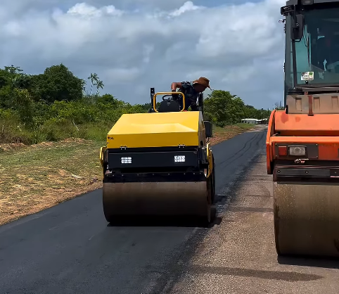 Pracuúba avança com serviços de recuperação e recapeamento de vias