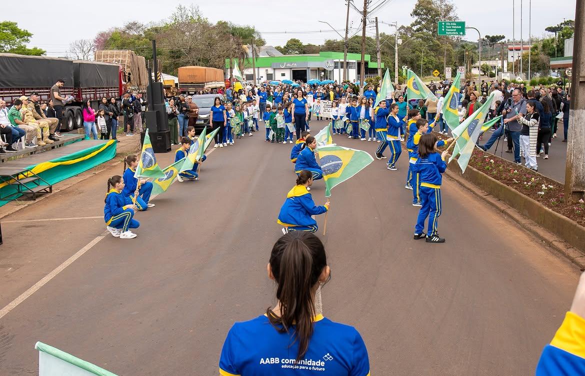 Pracuúba realiza Desfile Cívico no dia 11 de setembro com participação da comunidade