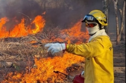 Pracuúba reforça alerta contra queimadas e orienta população sobre riscos ambientais e à saúde
