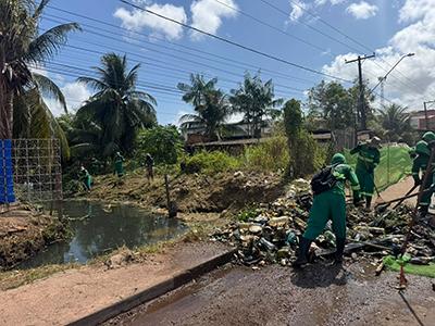Prefeitura de Macapá realiza limpeza e manutenção no canal da 13 de Setembro