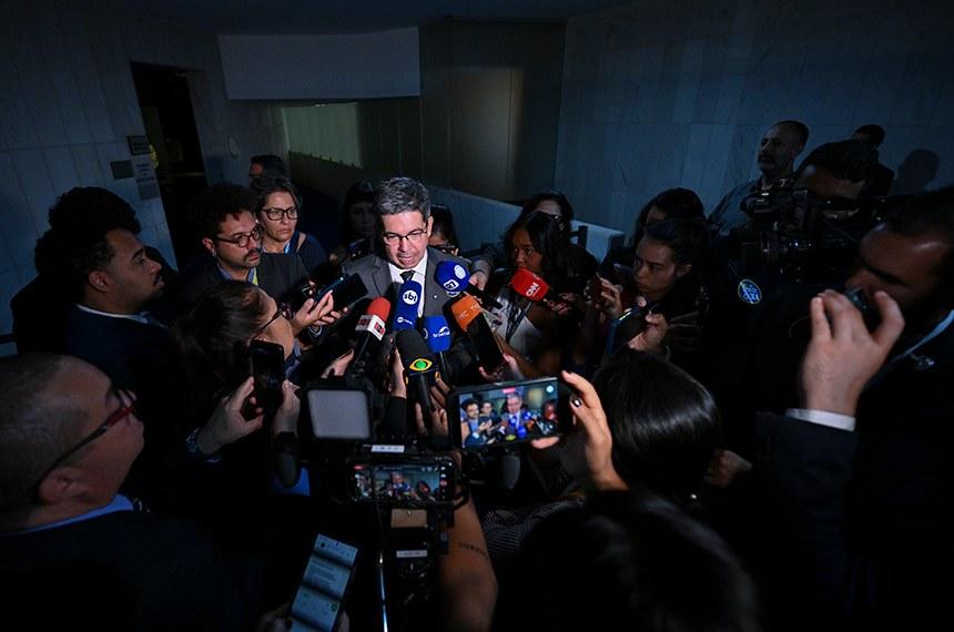 Randolfe: votação da PEC do fim da escala 6x1 acontecerá até outubro