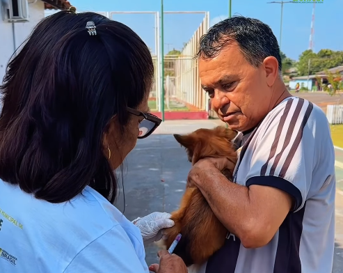 Santana amplia vacinação antirrábica e realiza Censo Animal em diferentes bairros