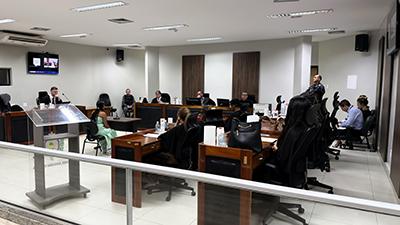 Tribunal do Júri julga homicídio qualificado com dois réus no Fórum de Santana