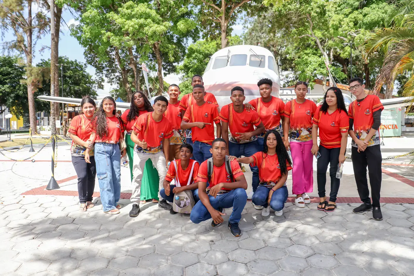 Alunos da Foz do Rio Pirativa participam de excursão pedagógica em Macapá 