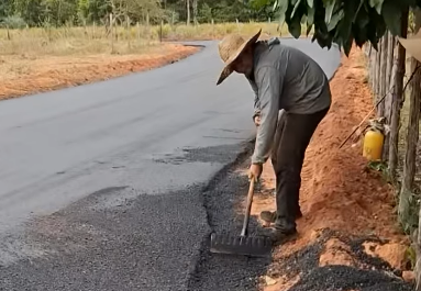 Itaubal amplia pavimentação asfáltica e mantém frentes de trabalho em vias urbanas e rurais