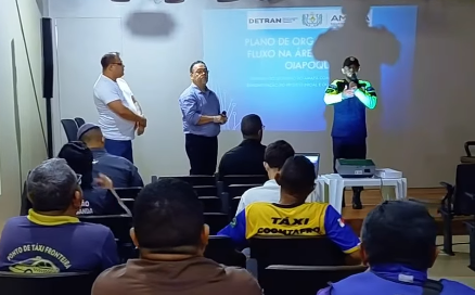Oiapoque discute melhorias na mobilidade urbana com taxistas e mototaxistas