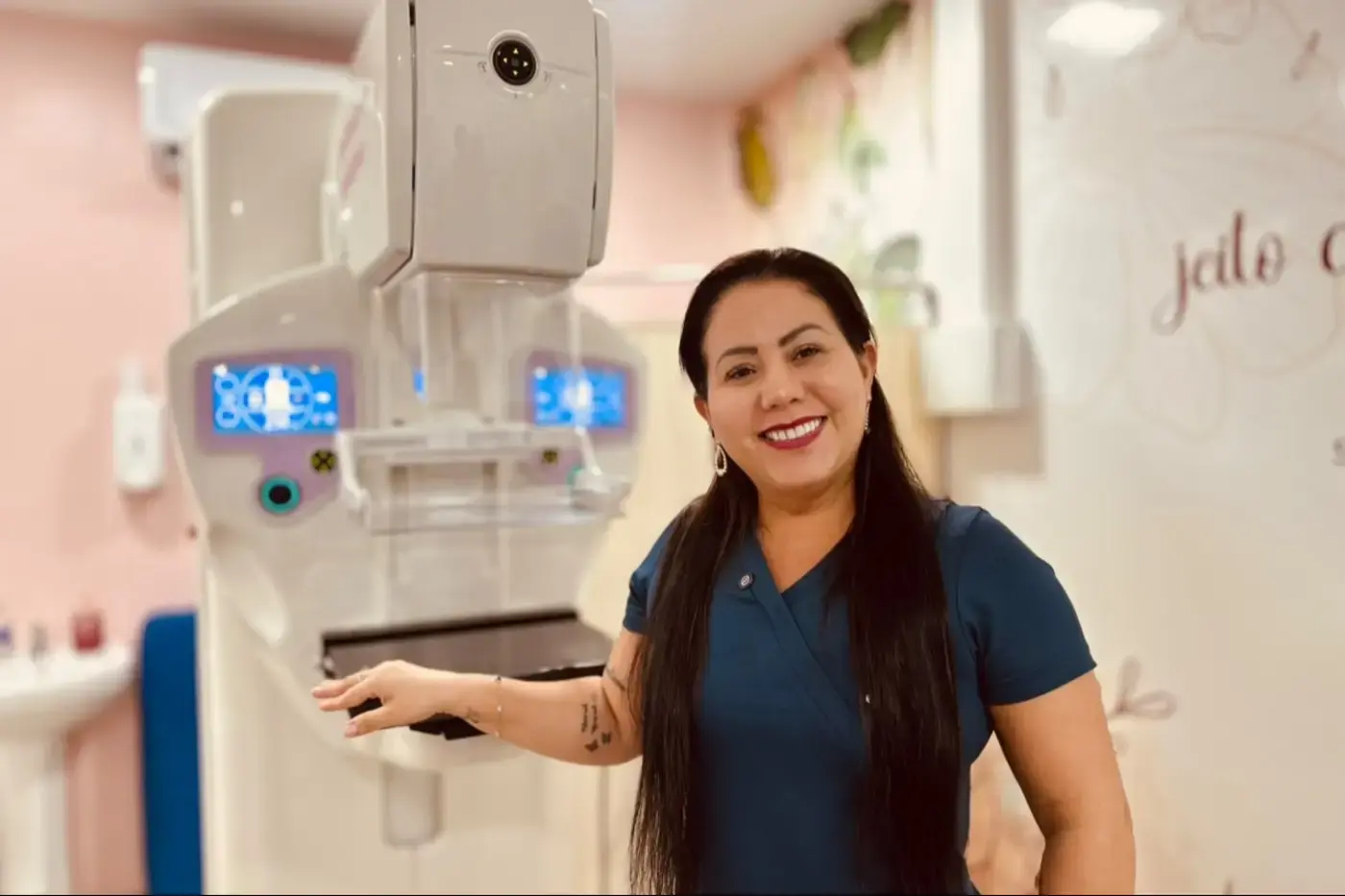 Outubro Rosa reforça importância da mamografia para diagnóstico precoce do câncer de mama