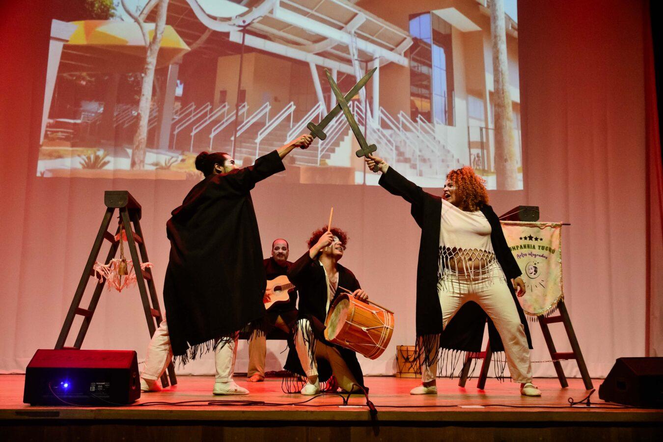 Prefeitura de Macapá celebra 1° ano do Teatro Municipal Fernando Canto em uma noite de homenagens