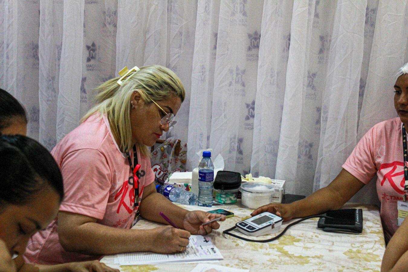 Prefeitura de Macapá promove ação de saúde e autocuidado para mulheres no Outubro Rosa