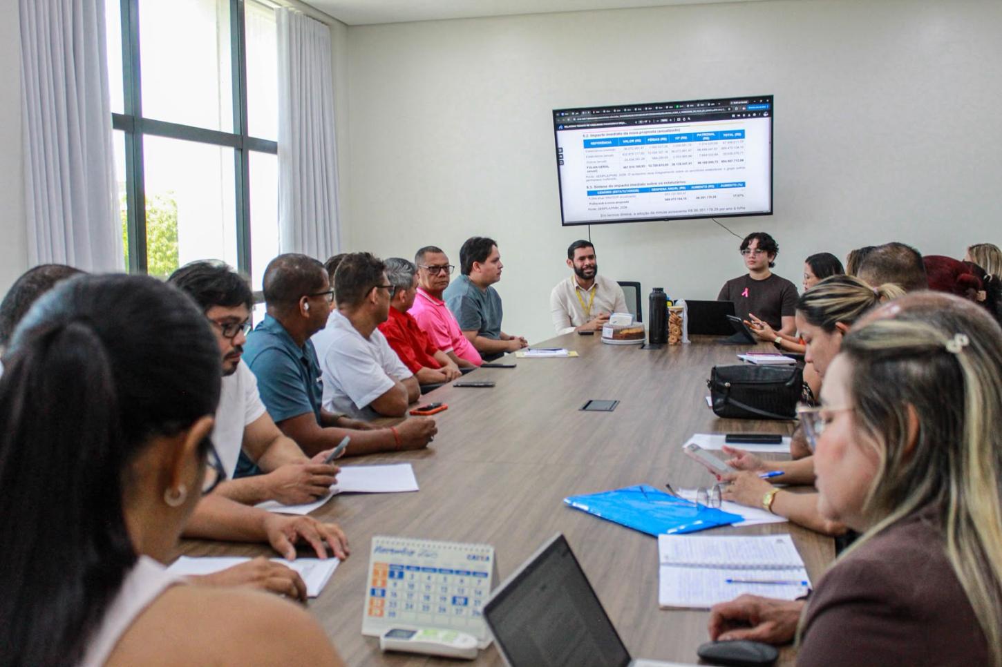 Prefeitura de Macapá realiza reunião para o encaminhamento do PCCR da educação