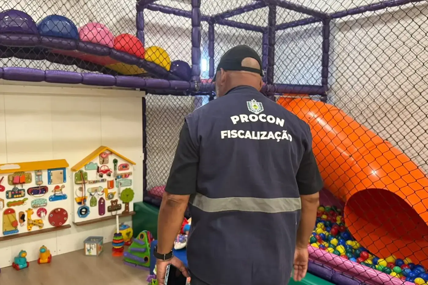 Procon-AP fiscaliza parques de diversão e orienta consumidores sobre as compras para o Dia das Crianças