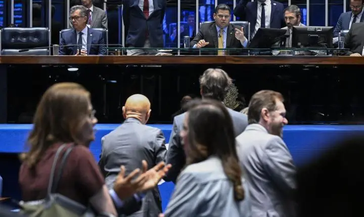 Alcolumbre diz que Senado vota fim da escala 6x1 após as eleições