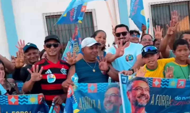 Alessandro Brazão lidera caminhada e bandeiraço em apoio a candidatos da coligação em Ferreira Gomes