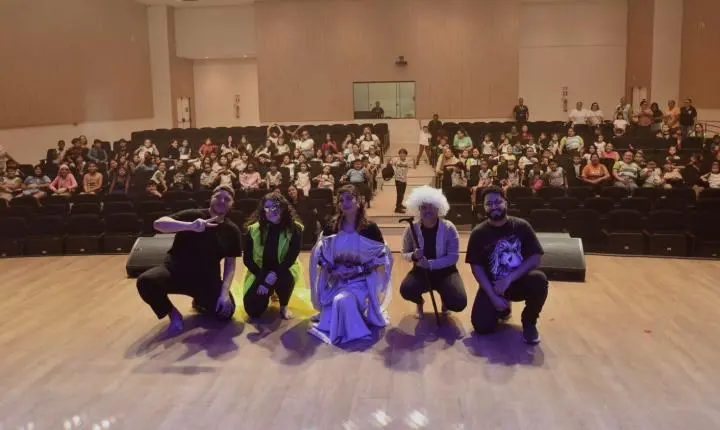Alunos de escolas municipais participam de programação cultural no Teatro SESI