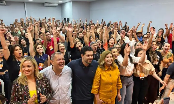 Ao lado da família, Francisca Favacho anuncia pré-candidatura à Câmara Federal 