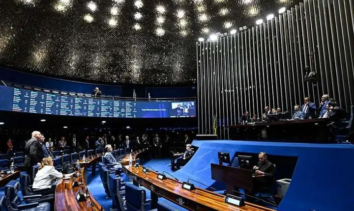 Aprovadas penas mais severas para violência sexual digital contra menores
