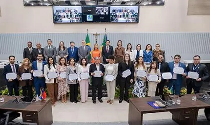 Auditores do TCE-AP são homenageados em sessão solene no Parlamento amapaense