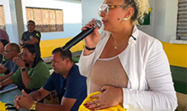 Calçoene mantém entrega de kits escolares e reforça investimento na educação municipal