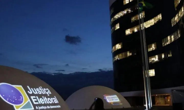 Campanhas eleitorais movimentam recursos de fundos públicos e de pessoas físicas