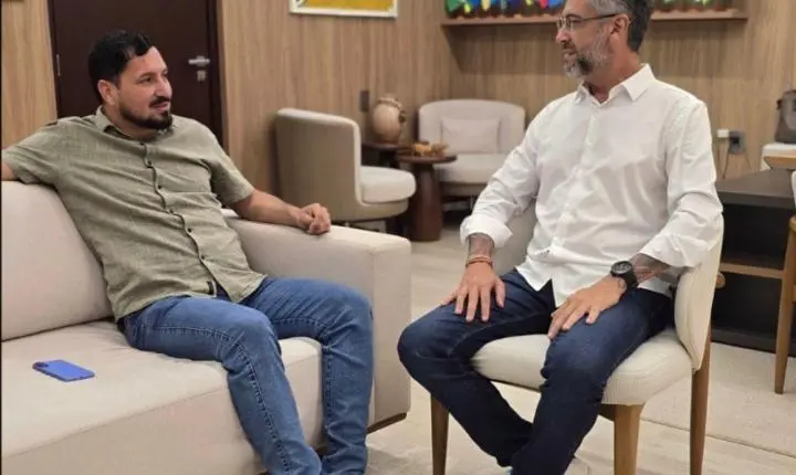 Clécio Luís reforça gestão municipalista em reunião com prefeito Alessandro Brazão