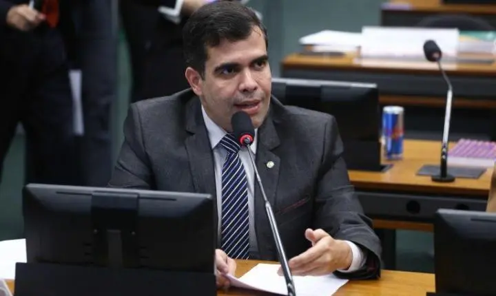 Comissão de Constituição e Justiça aprova redução da jornada de trabalho de pais de pessoas com deficiência