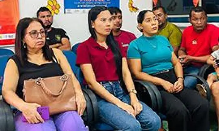 CRAS de Laranjal do Jari realiza acolhimento coletivo pela Campanha Maio Laranja