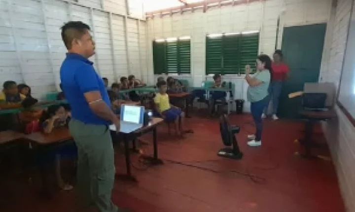 CREAS realiza palestra contra o trabalho infantil em escola de Vitória do Jari