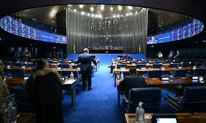 Data centers, 'taxa das blusinhas' e MP do mototáxi estão na pauta de terça