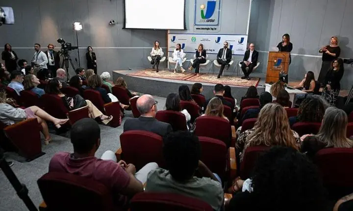 Debate aponta avanços e desafios nos 20 anos da Lei Maria da Penha