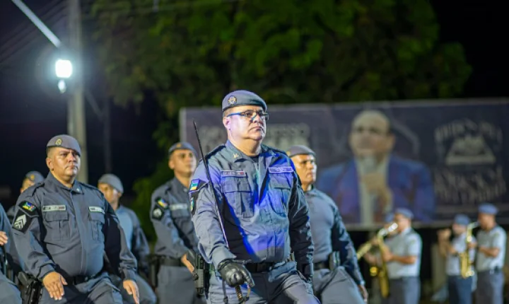 Desfile Cívico 2026 reúne escolas e instituições na Rua Rio Jari, em Laranjal do Jari